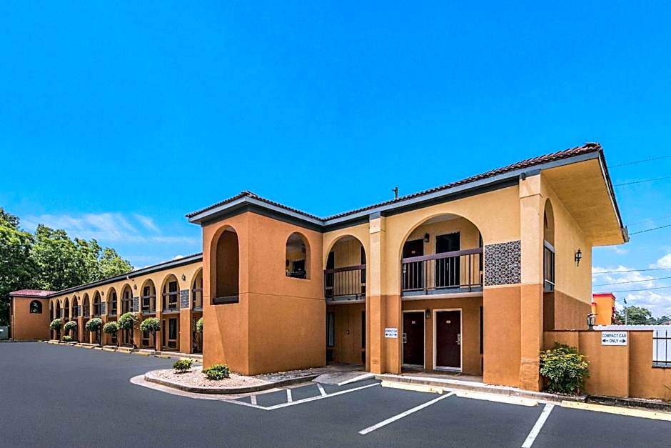 Econo Lodge Gainesville Downtown Area