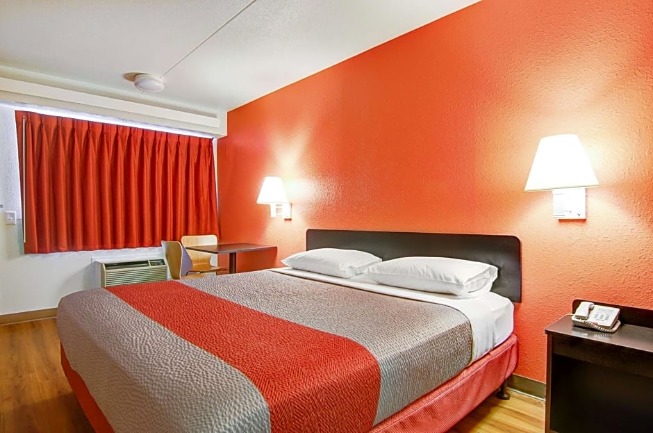 Motel 6-Springfield, MO - North