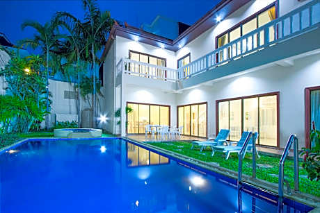 Avoca Pool Villas