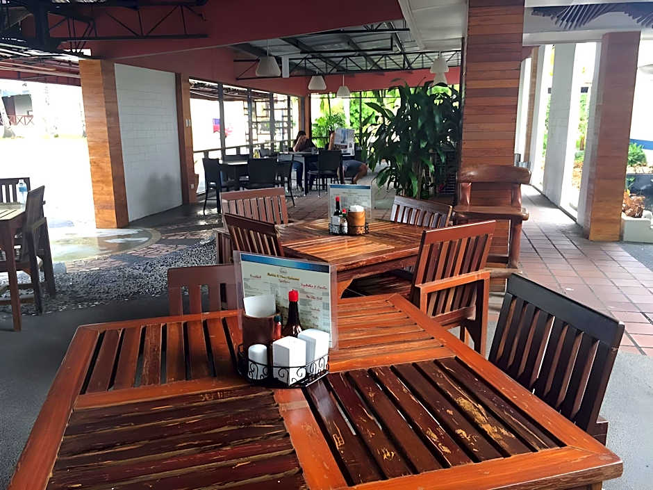 Hotel Bahia Subic Bay