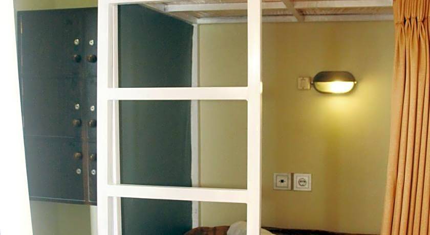 ALA Hostel