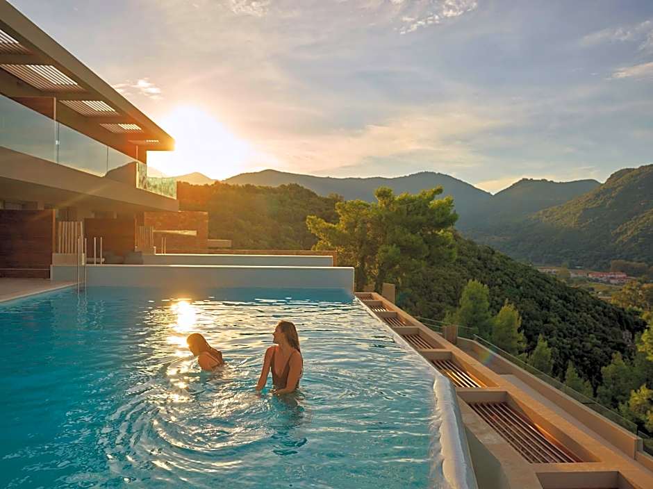 Elix, Mar-Bella Collection