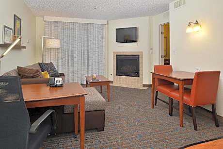 One-Bedroom Suite with Fireplace