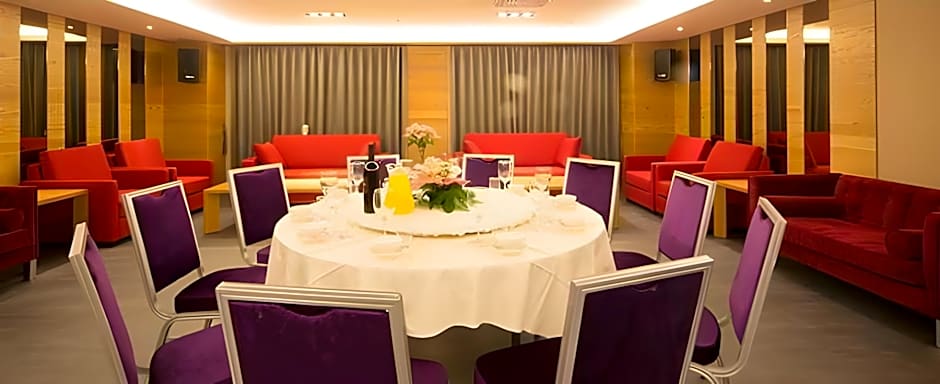 Guide Education Culture Hotel Kaohsiung Museum of Fine Arts