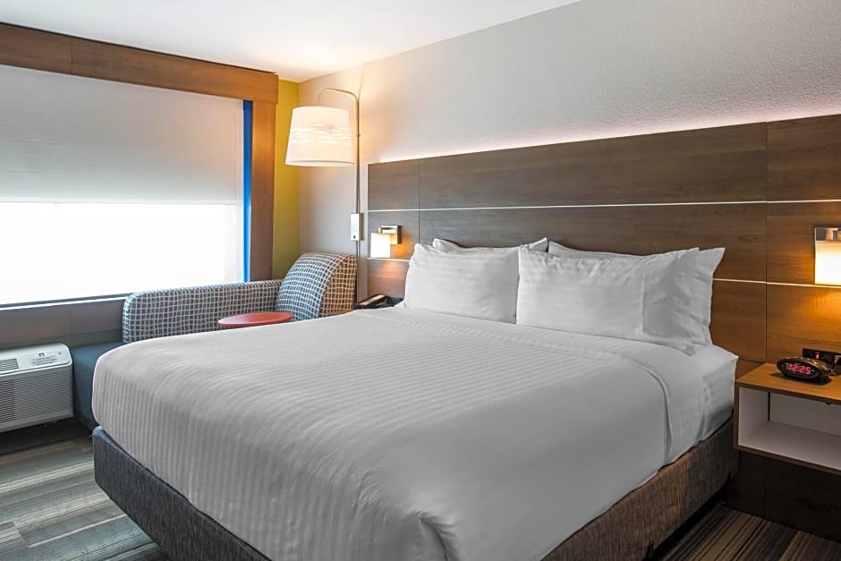 Holiday Inn Express & Suites Ludington By IHG