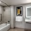 Delta Hotels by Marriott Vancouver Downtown Suites