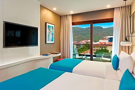 Superior Room with 2 Single Beds