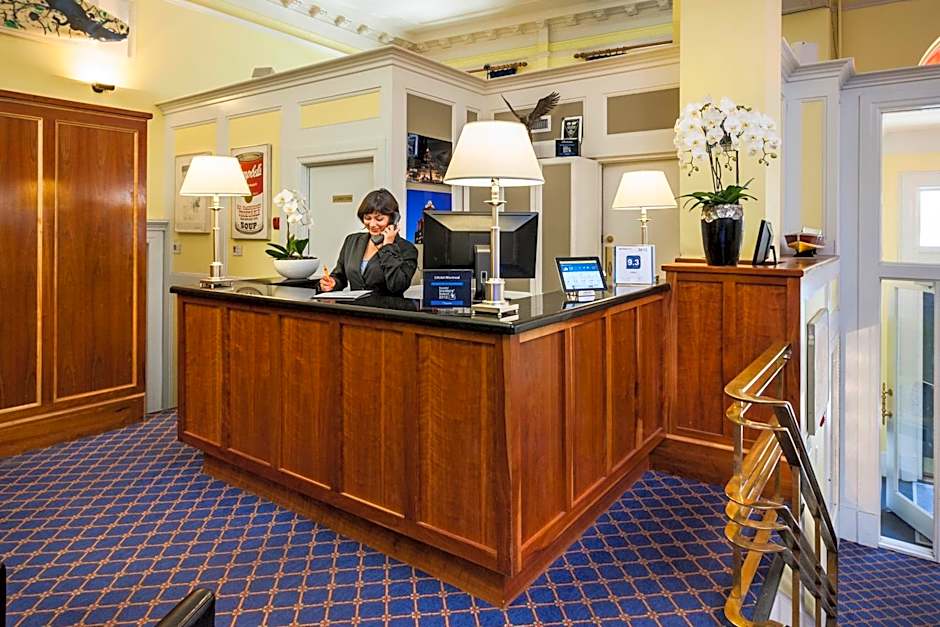Lhotel Montreal
