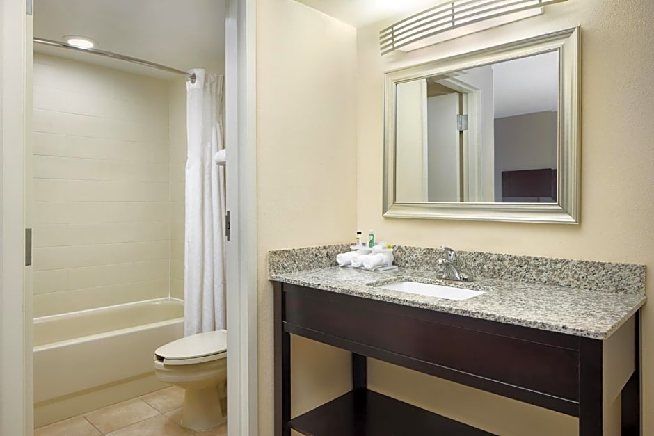 Holiday Inn Express & Suites Alpharetta