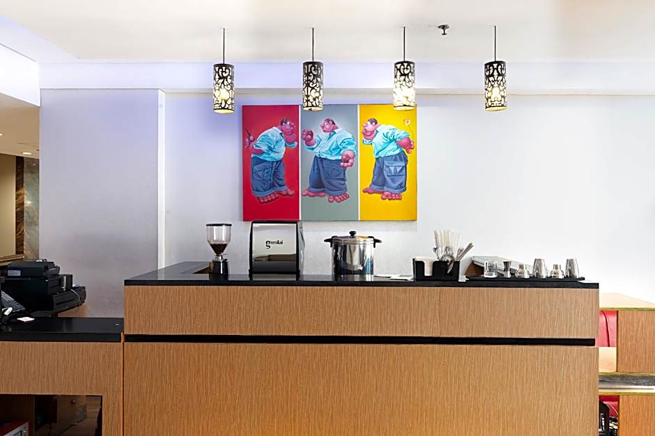 Atrium Premiere Hotel