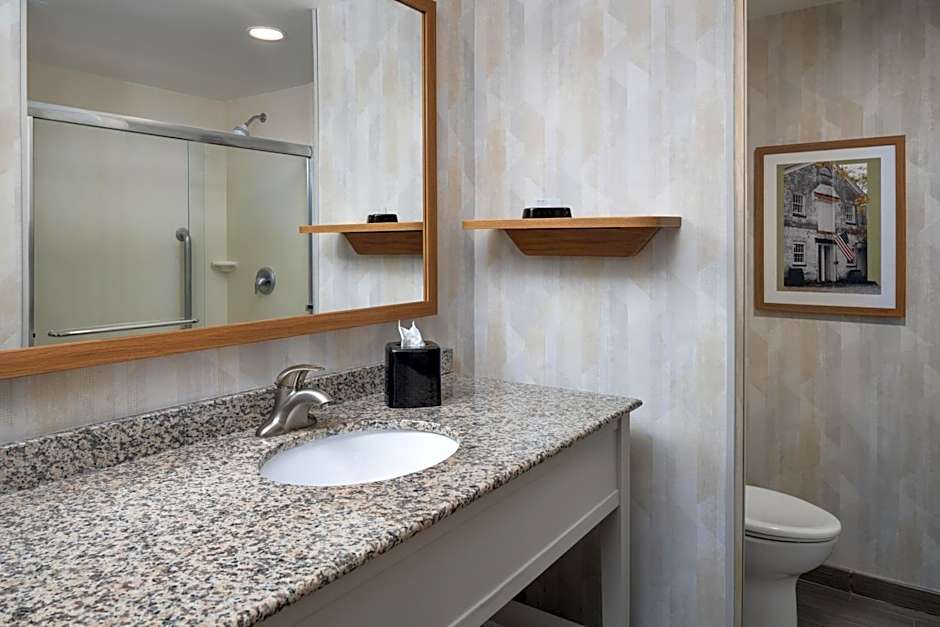 Hampton Inn By Hilton Neptune/Wall