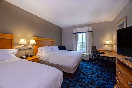 Room with Two Queen Beds - Non-Smoking