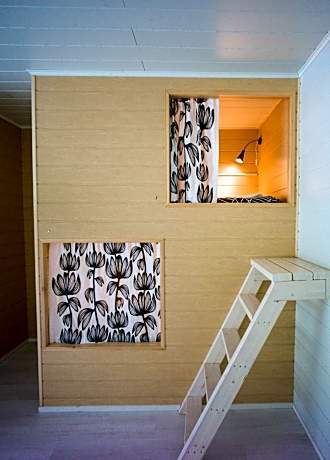 Single Bed in Mixed Dormitory Room