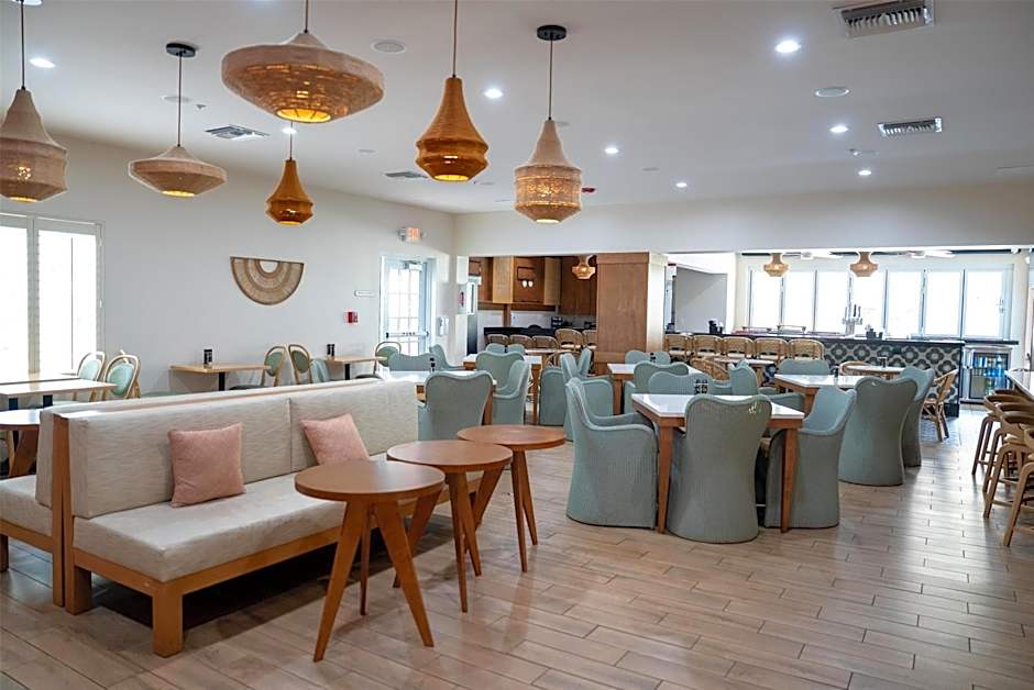 Inn of Naples, Tapestry Collection by Hilton