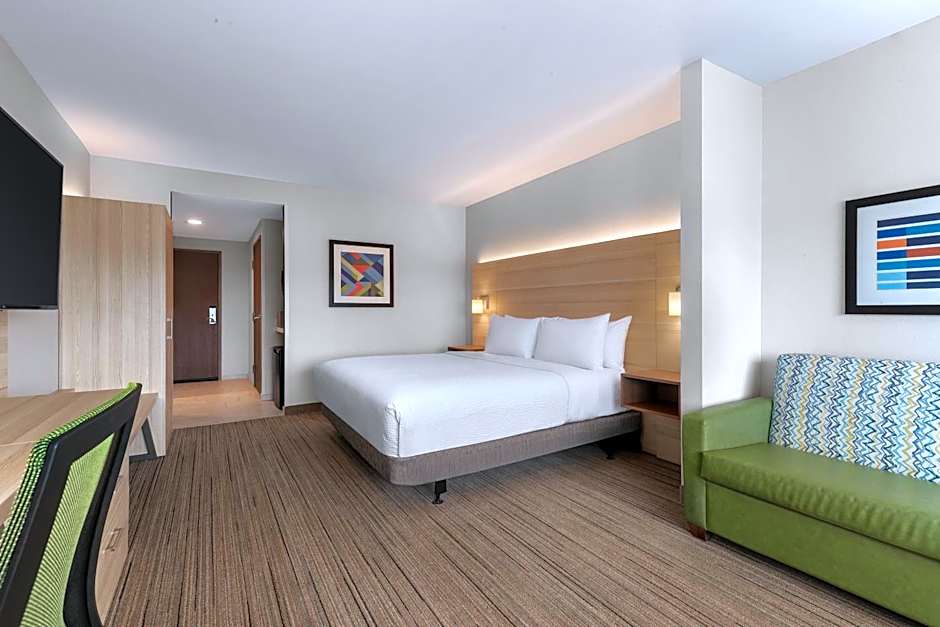 Holiday Inn Express and Suites Staunton By IHG
