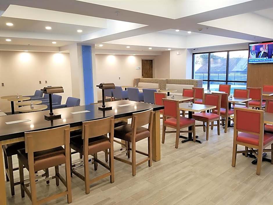 Holiday Inn Express Columbia NE - Fort Jackson by IHG