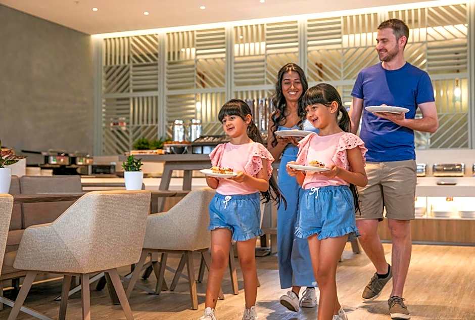 Holiday Inn Express and Suites Sunshine Coast By IHG