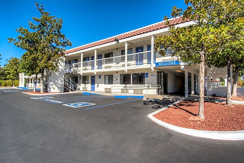 Motel 6 Redding South