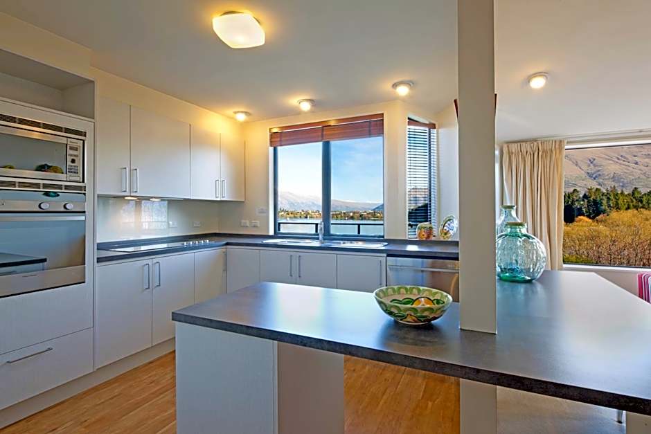 Spinnaker Bay Apartments