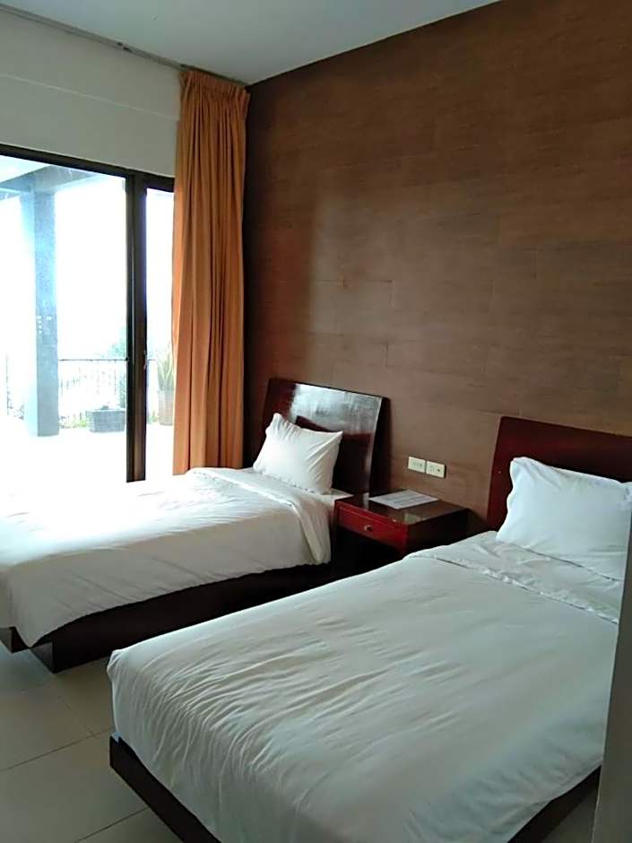 Tiara Bunga Hotel & Villa