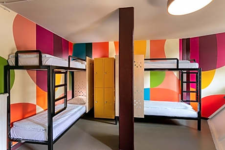 Bed in 4-bed Mixed Dorm with Shower