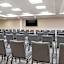 Comfort Inn & Suites Newark Liberty International Airport