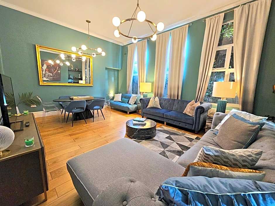 Stunning Hyde Park Home, Ground Floor Maisonette, Duplex, near Tube Metro Stations