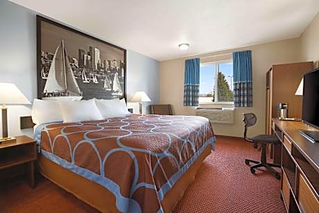 1 King Bed Non-Smoking