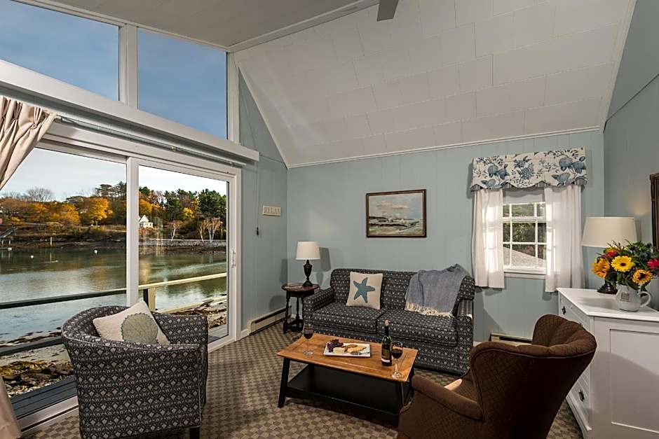 Dockside Guest Quarters