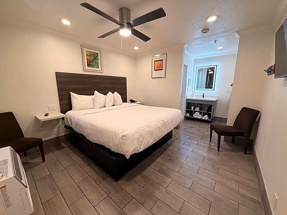 Holland Inn and Suites