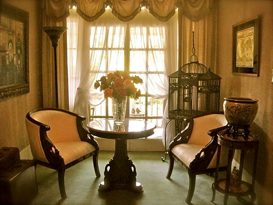 The Commodore Bed And Breakfast