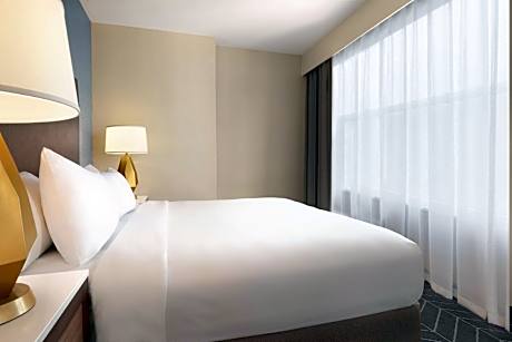 1Kg Bed 1Rm Studio Mobility/Hearing Acc Rishw