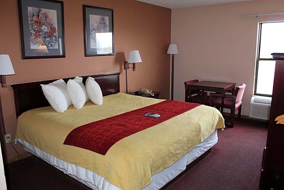 Photo 1 of 2 of 1 King Bed, Accessible