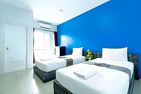 1 Twin Bed