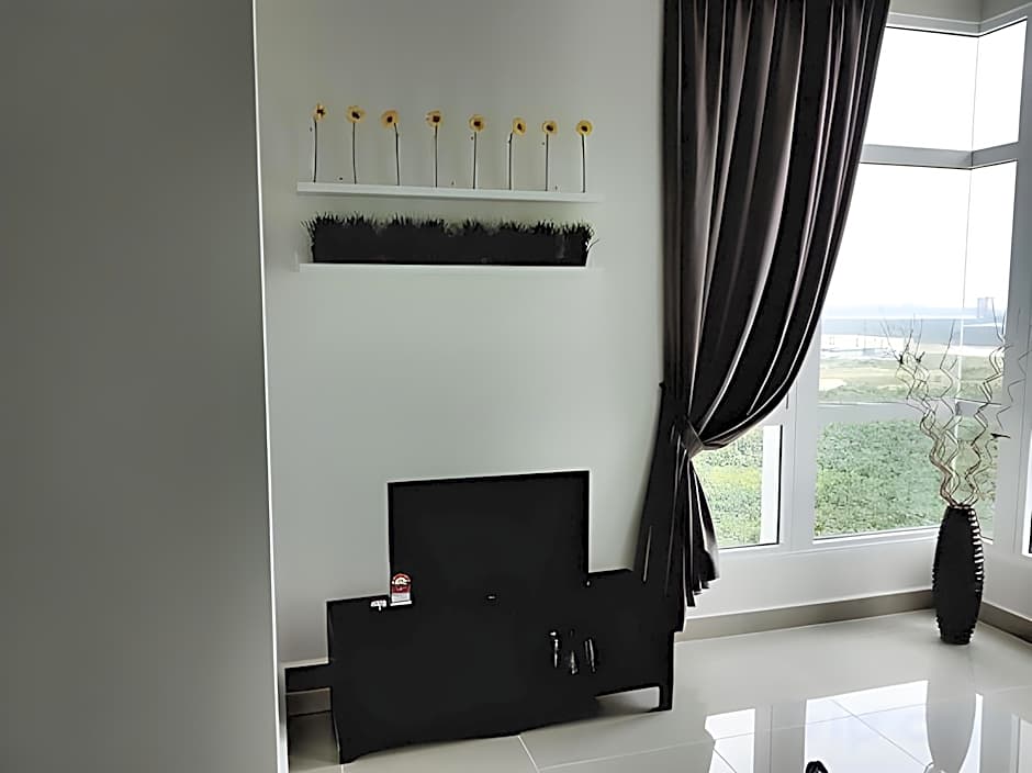 Holi 1Medini Suites Legoland