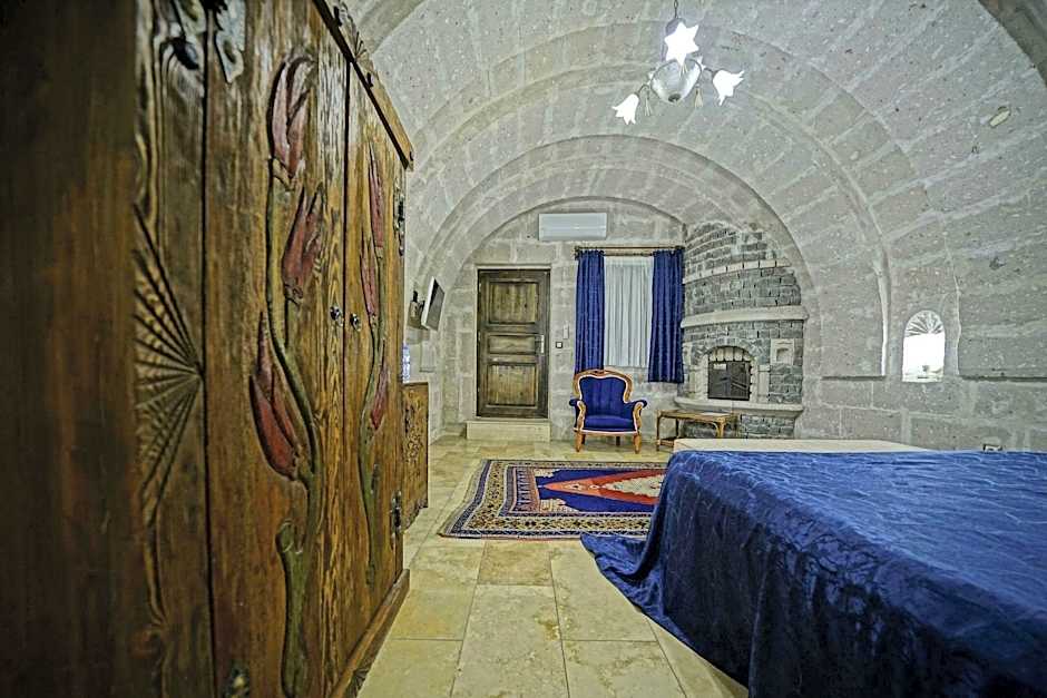 Holiday Cave Hotel