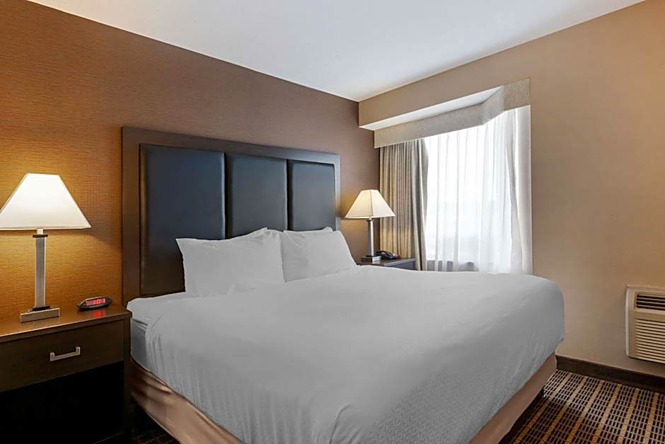 Best Western Plus Burlington Inn & Suites
