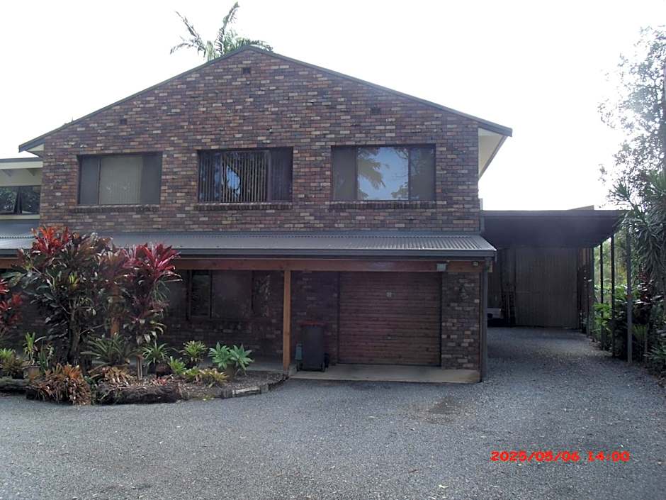 Emerald Tropical Palms B & B