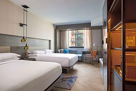 2 Queens Club Room, M Club lounge access, Guest room, 2 Queen