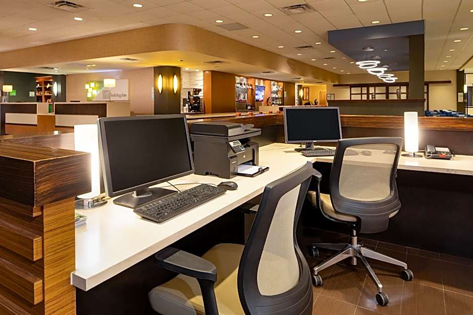 Holiday Inn and Suites Charleston West By IHG