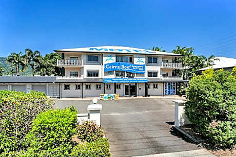 Cairns Reef Apartments & Motel