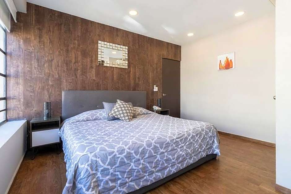 401 Location 3Bdrm 2bath apt with AC Rooftop
