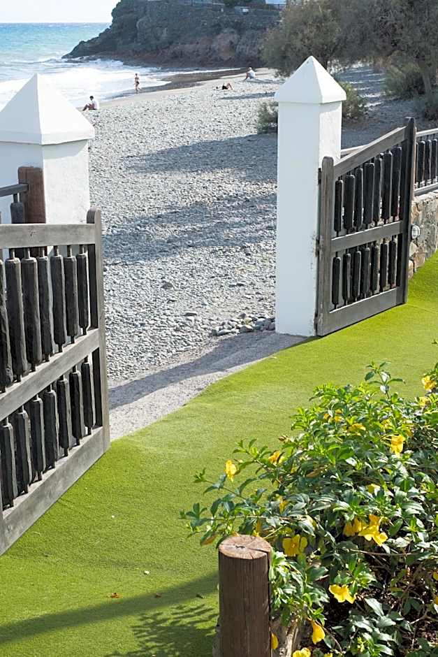 Bungalows Side Shore