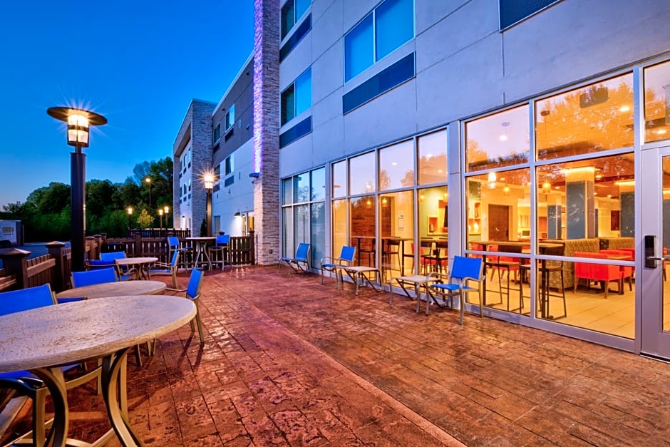 Holiday Inn Express & Suites New Castle By IHG