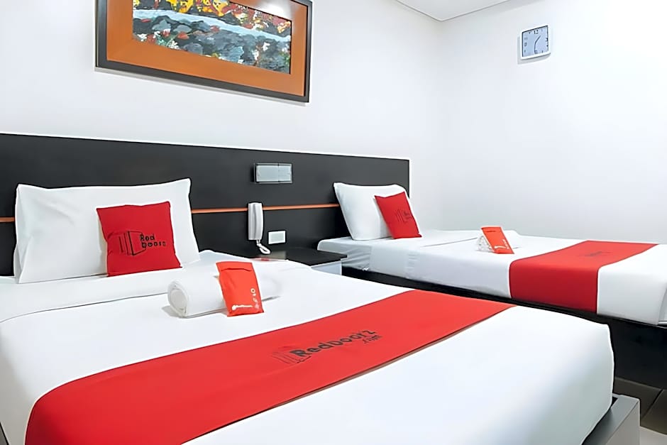 RedDoorz @ Leoncia Apartelle Mandaue City