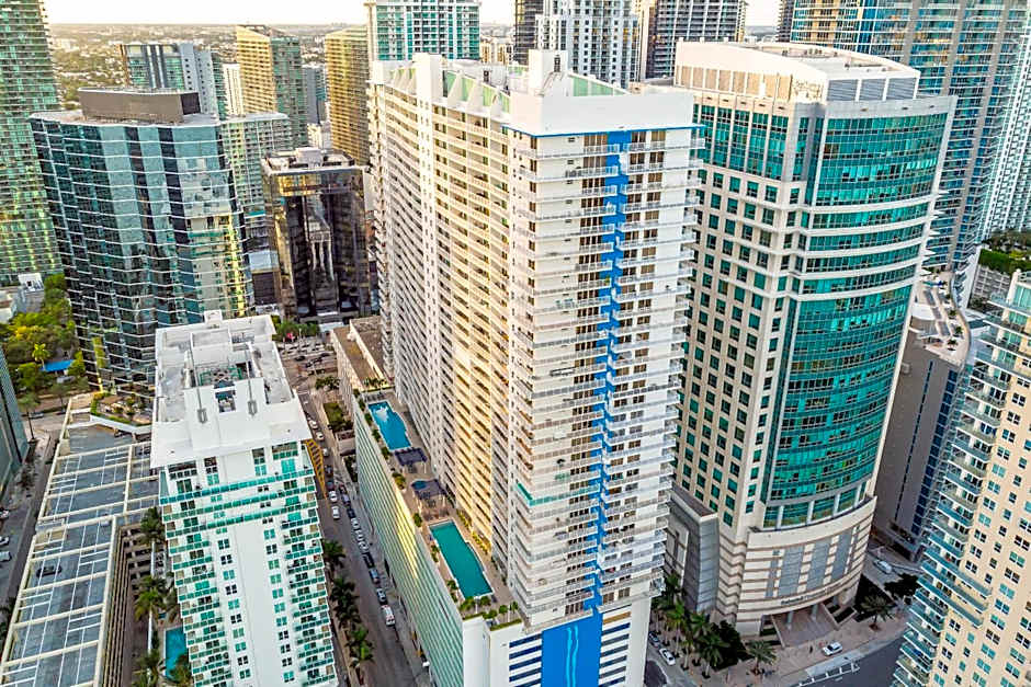 The Club at Brickell Bay Luxury Suites