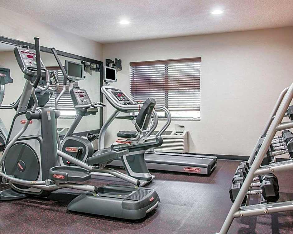 Quality Inn & Suites Warren