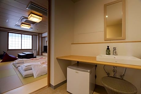 Japanese-Style Room