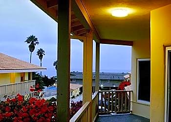 Pacific Shores Inn