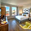 Hotel E